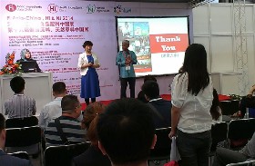 2014年上海展会 接受中国医药报记者采访
